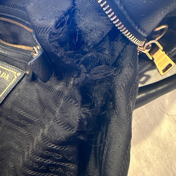 Authentic PRADA Soft calf hobo handbag - Picture 4 of 16